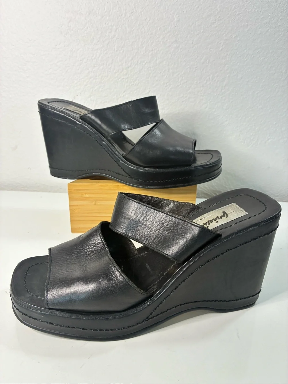 VTG Privilege Paris 40 Women’s 90s Black Leather Platform Wedge Slide Sandals